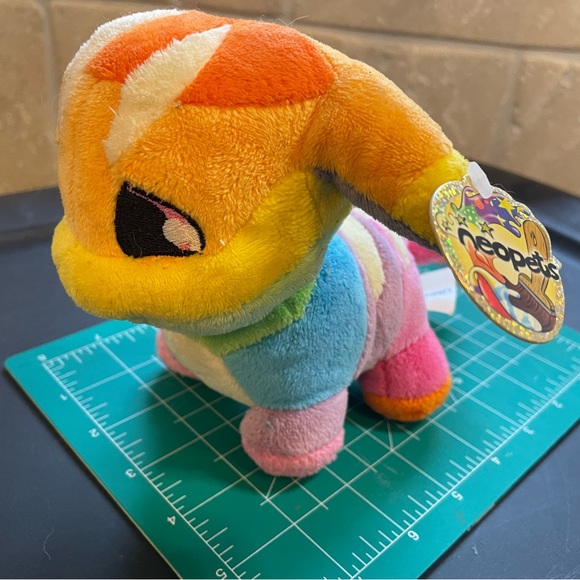 Neopets Rainbow Poogle Plushie from Limited Too 2005 - Picture 12 of 14